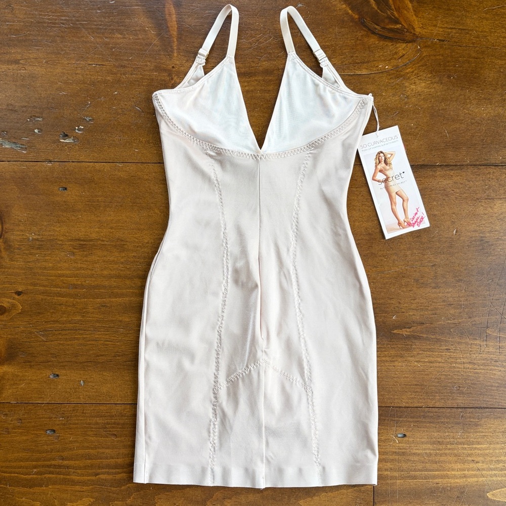 Secret by Victoria’s Secret So Curvaceous Push Up Shaping Slip Medium NWT